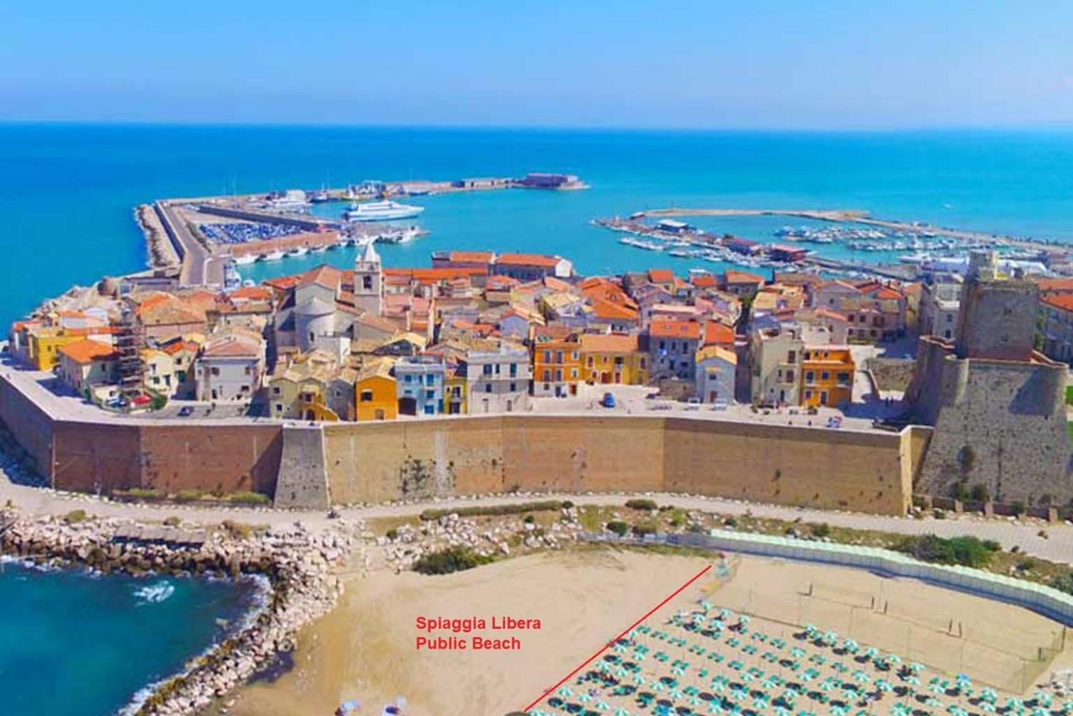 Vila Casa Tornola Nel Borgo Termoli Exteriér fotografie